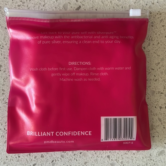 PMD silverpure makeup removing cloth - Picture 2 of 2